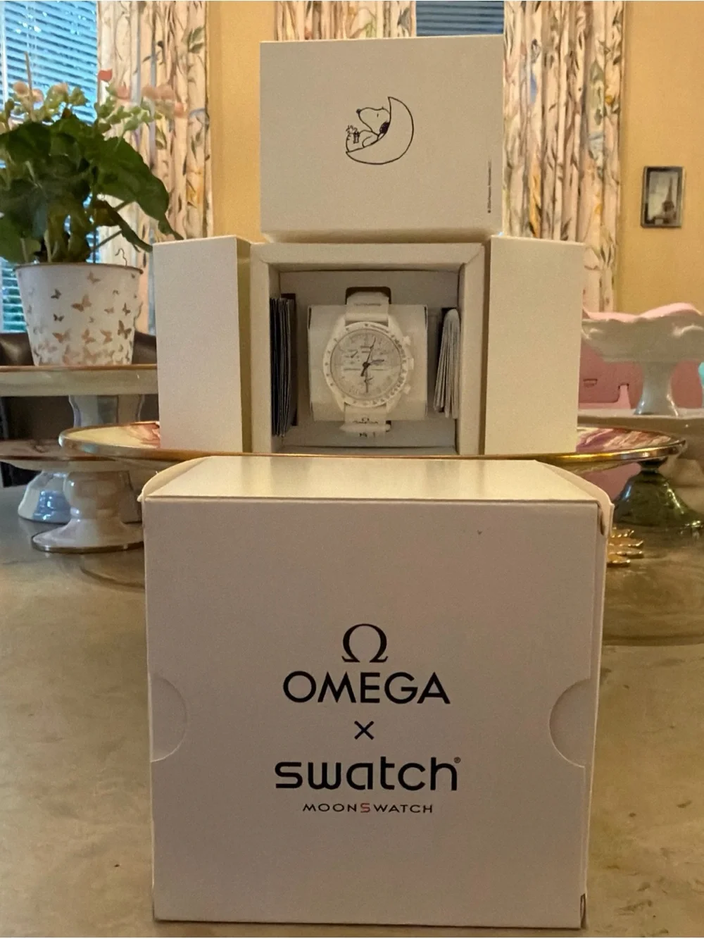 Omega x Swatch key features